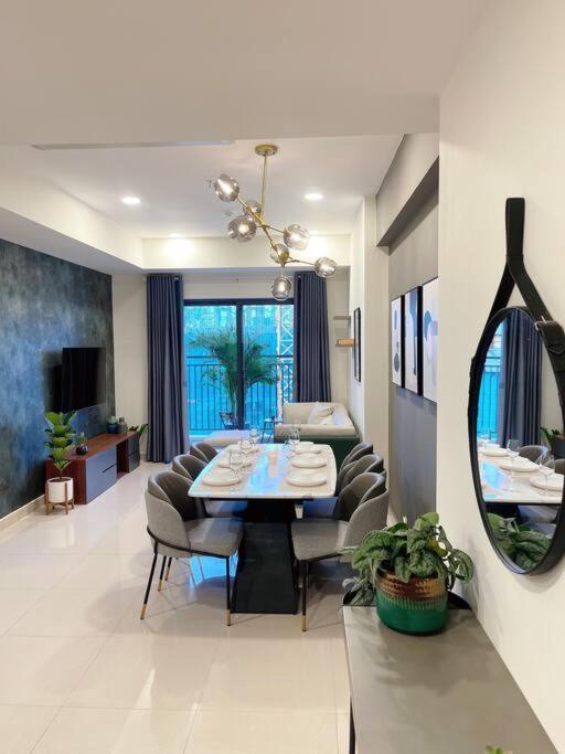 Downtown Saigon, District 1, 3 Bedroom And 2 Wc, Soho Near Bui Vien Apartment Ho Chi Minh City